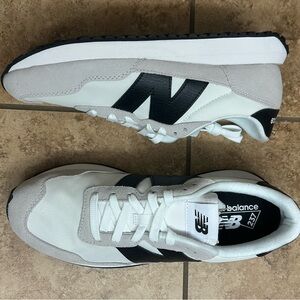 New Balance Women's Gray and Black Sneakers